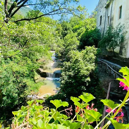 Waterfalls View Suites Campagna